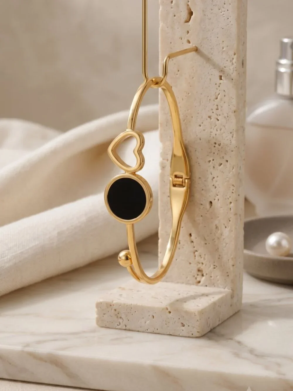 18K Gold Plated Open Heart Black Enamel Disc Charm Bangle Bracelet Gold 2.3